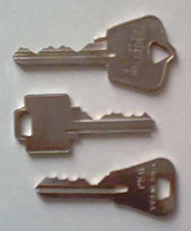 Deep cuts at front of key